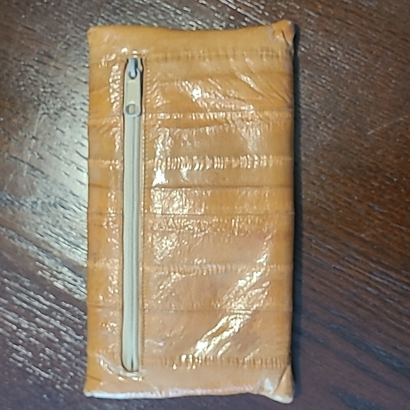 Genuine EEL wallet Made in Korea tan incredibly soft in good preloved condition - Picture 3 of 13